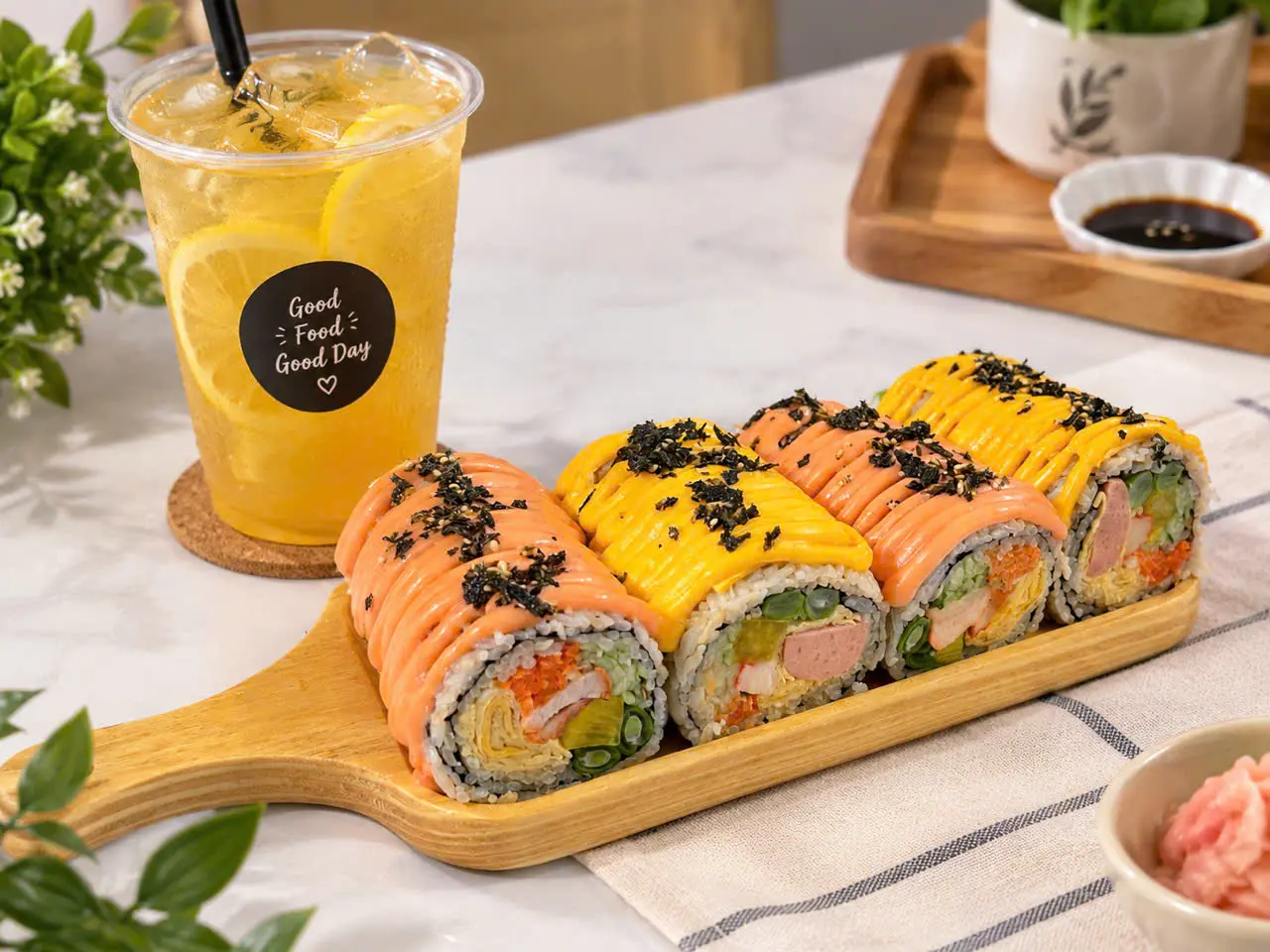 Ảnh bìa Bếp nhỏ KiMi Bap - Kimbap & Chân Gà Sốt Thái - Đông Tác