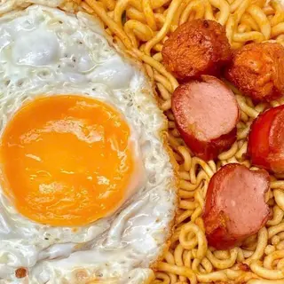 Ảnh đại diện Cô Hiếu - Mì Trộn Indomie, Bánh Mì & Bánh Cờ Rếp - Ngõ Quan Thổ 1