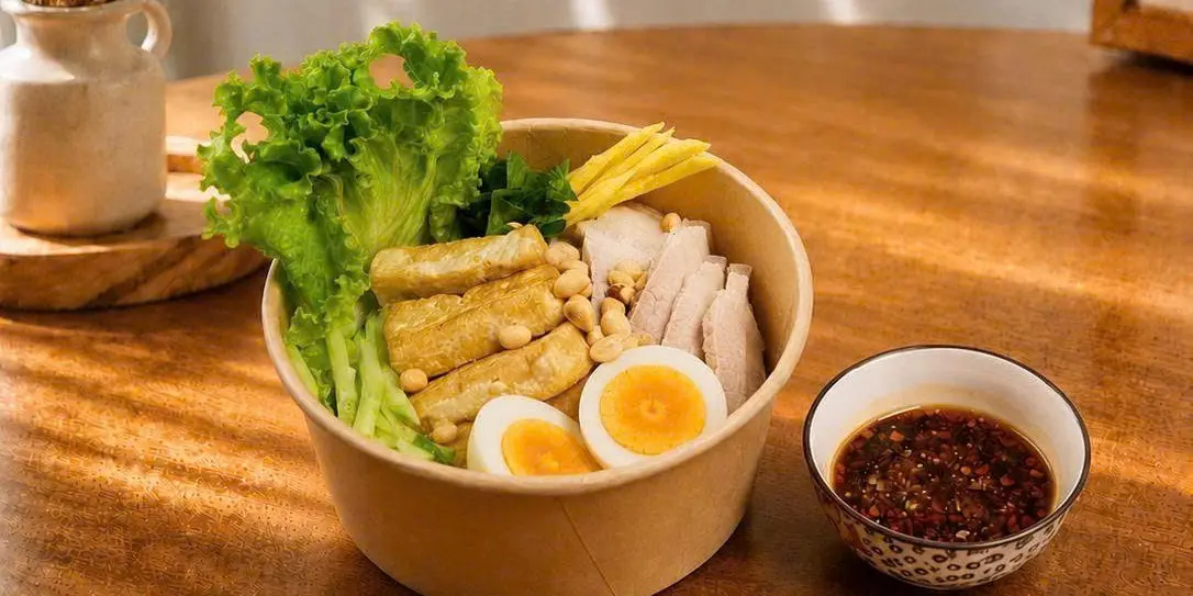 Ảnh bìa Nhà Min - Bún Nước Tương Thịt Luộc, Nước Ép & Matcha - Văn Cao