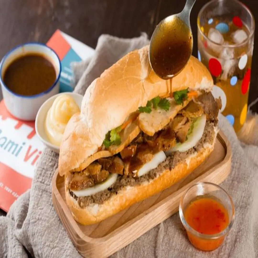 Ảnh bìa Bami Việt - Bánh Mì Việt - Huỳnh Tấn Phát