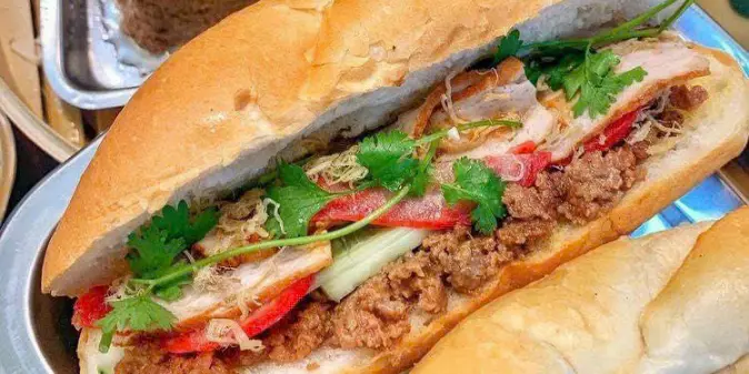 Ảnh bìa Bánh Mì Cần Xé Cô Ba - Lê Thị Hà