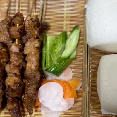 Ảnh bìa Bánh Bao & Thịt Xiên Nướng Bờm - Lê Đức Thọ