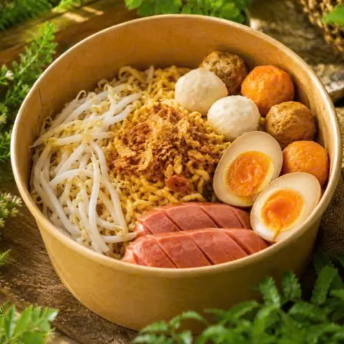 Ảnh bìa Hồng Tỷ - Mì Trộn & Bún Nước Tương - Hà Huy Giáp