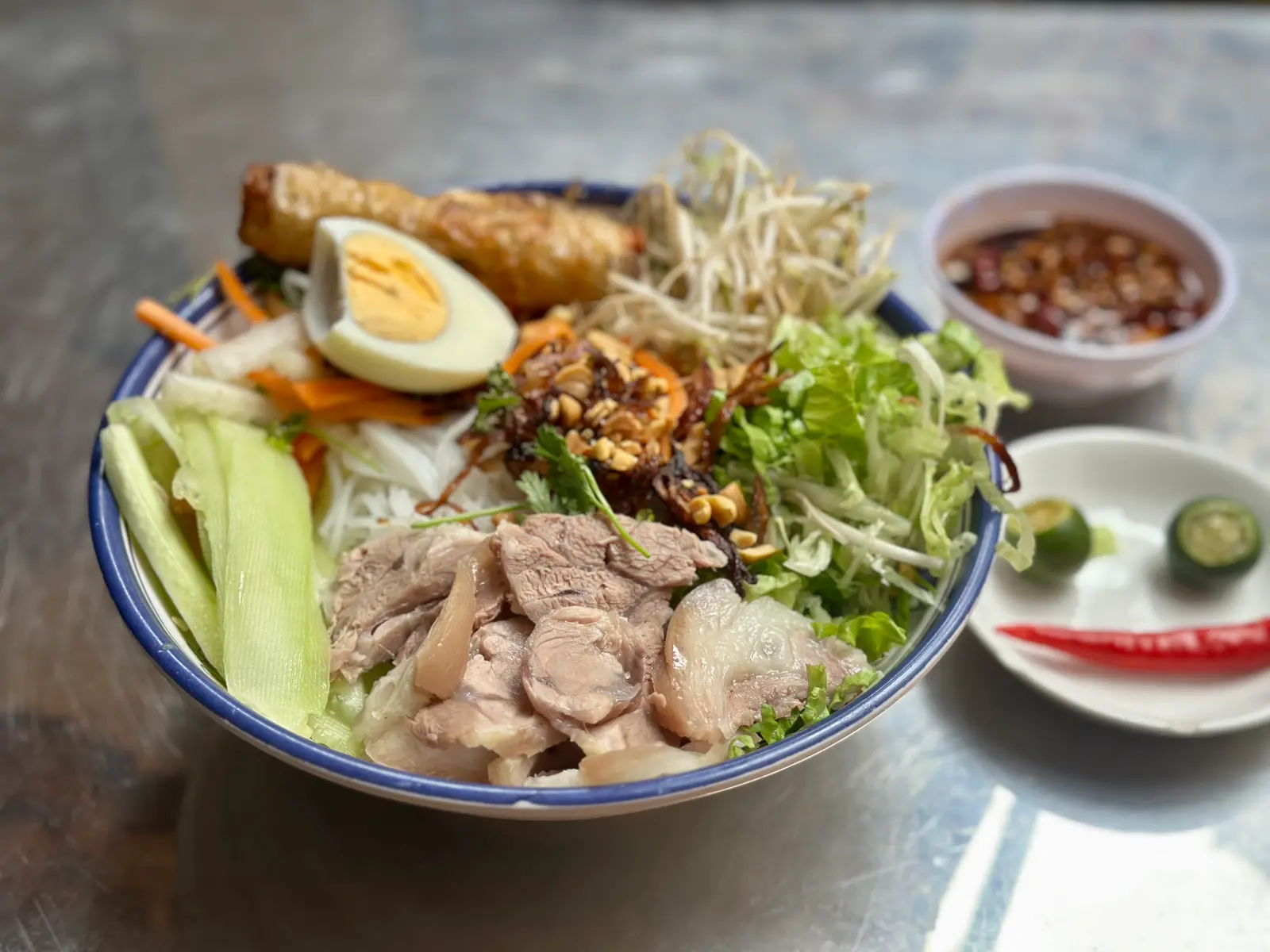 Ảnh bìa Mê Trộn - Bún Trộn Và Miến Trộn Nước Tương - Vũ Văn Cẩn