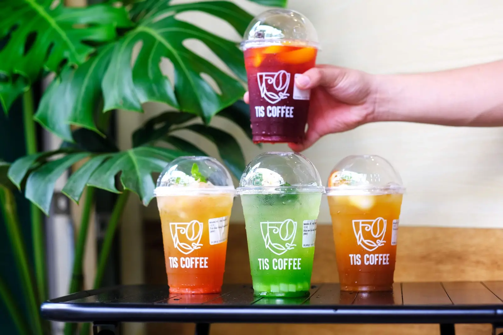 Ảnh bìa Tis Coffee - Cà Phê & Trà Ô Long Trái Cây Đậm Vị - Nguyễn Thị Đặng