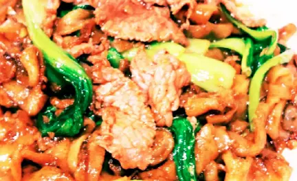 Ảnh bìa Tâm Ký - Mì Xào Bò & Hủ Tiếu Xào Bò - Hoàng Ngọc Phách