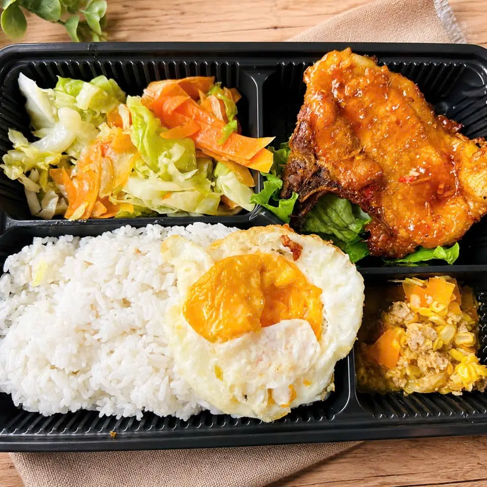 Ảnh bìa Quỳnh Bếp Huế - Cơm Văn Phòng & Món Huế - Xuân Đỉnh