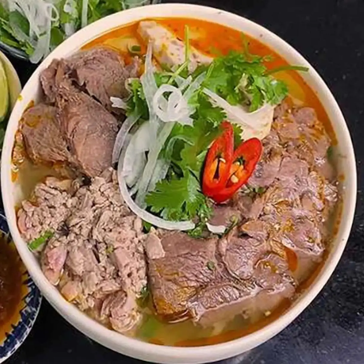 Ảnh bìa Cô Sáu - Bún Bò, Bún Riêu & Hủ Tiếu - Võ Văn Vân