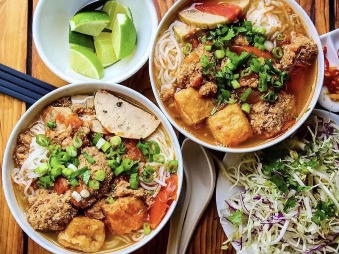 Ảnh bìa Bún Riêu Cô Mai - Bún Riêu & Canh Bún - Huỳnh Tấn Phát