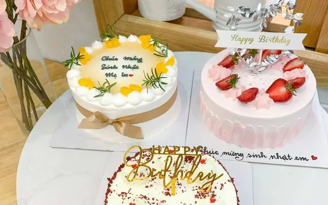 Ảnh bìa Tiệm Bánh Youth Cake - Bông Lan Trứng Muối & Red Velvet - Chính Kinh