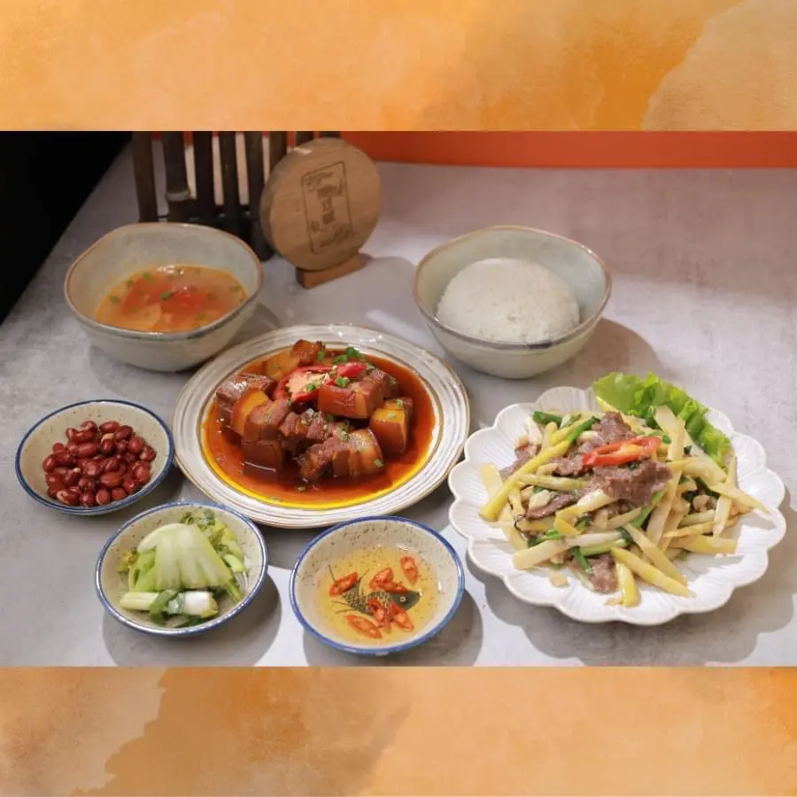 Ảnh bìa Cơm Gia Đình Trung Kính - Cơm Văn Phòng Cao Cấp - Hoa Bằng