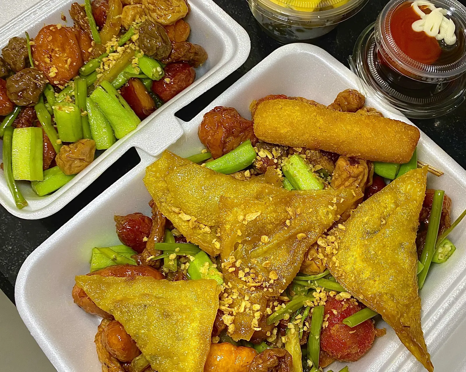 Ảnh bìa Ăn Vặt 3 Đầu 6 Tay - Bánh Tráng, Cá Viên & Trà Trái Cây - Nguyễn Hữu Tiến