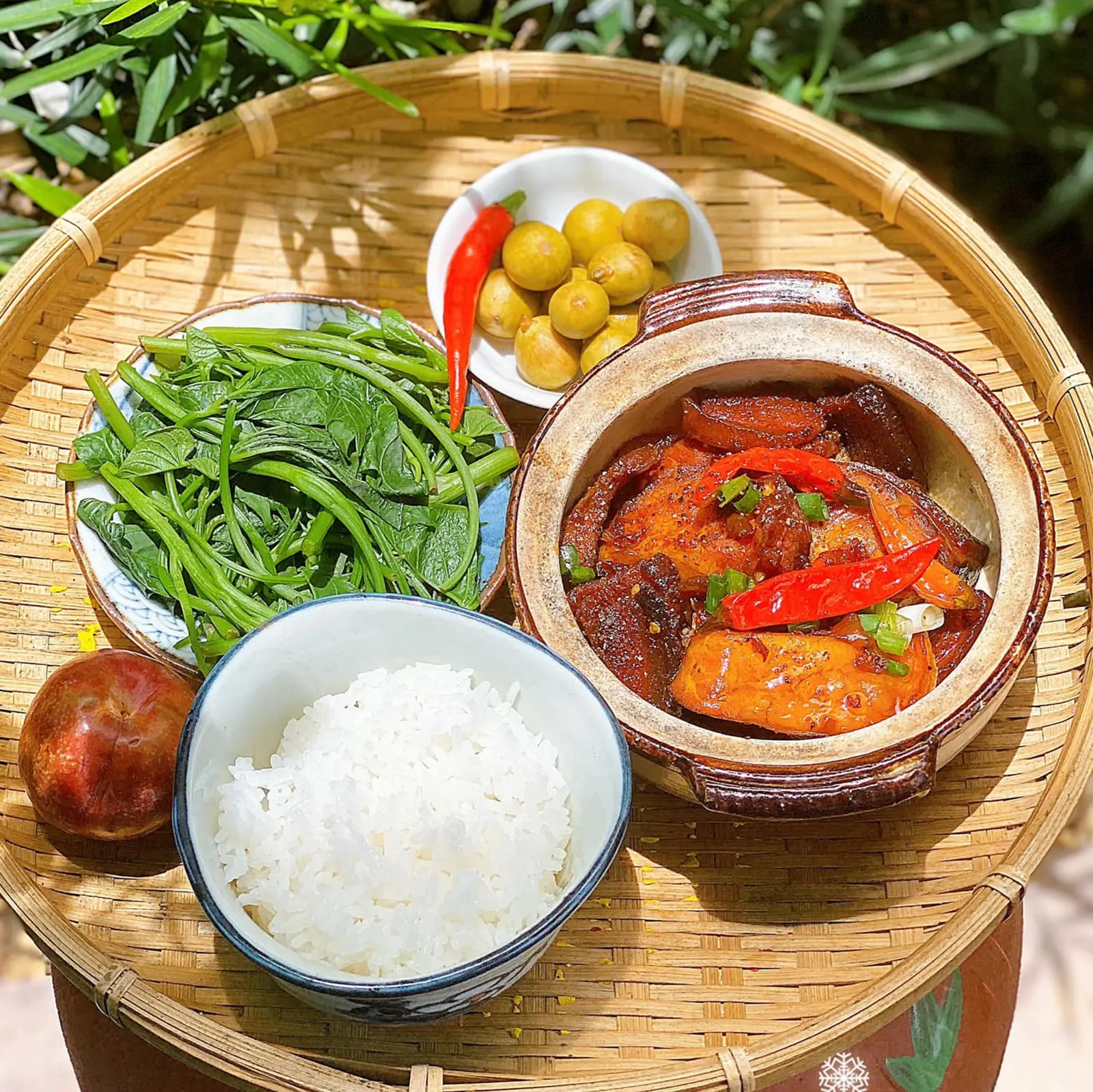 Ảnh bìa Cơm Nhà Con Mẹ Phượng - Quang Trung