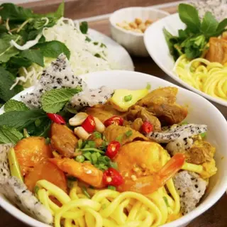 Ảnh đại diện Đặc Sản Miền Trung - Mì Quảng & Hột Vịt Lộn - Bưng Ông Thoàn