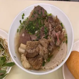 Ảnh đại diện BÚN BÒ & BÒ KHO - CÔ NIN - Nguyễn Bỉnh Khiêm