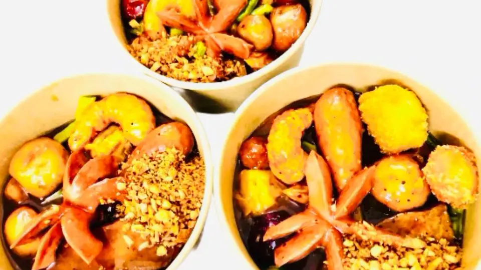 Ảnh bìa Nhích Quán - Cá Viên Chiên Mắm Tỏi & Mì Trộn Indomie - Cự Lộc