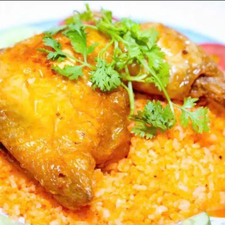 Ảnh bìa Bé Thùy - Cơm Gà Xối Mỡ & Mì Xào - Vườn Lài