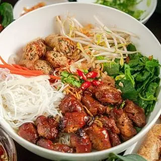 Ảnh đại diện Cô Lan - Bún Thịt Nướng & Bột Chiên - Nguyễn Văn Quá