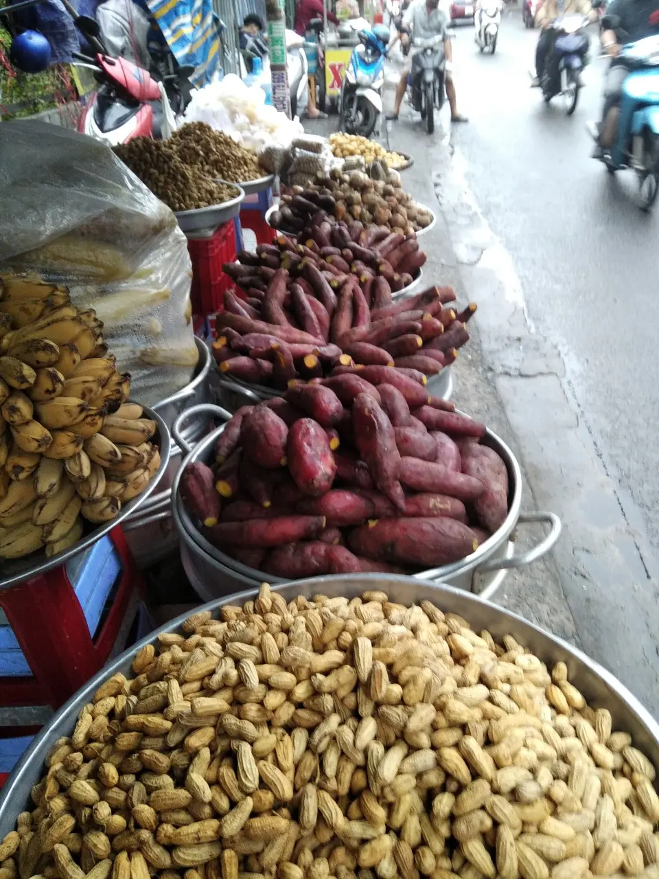 Ảnh bìa Khoai Lang Hấp Gia Truyền Cúc Hà - Đường Số 8