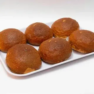 Ảnh đại diện Tiệm Bánh Truyền Thống Nhà Út Cưng - Lý Phục Man