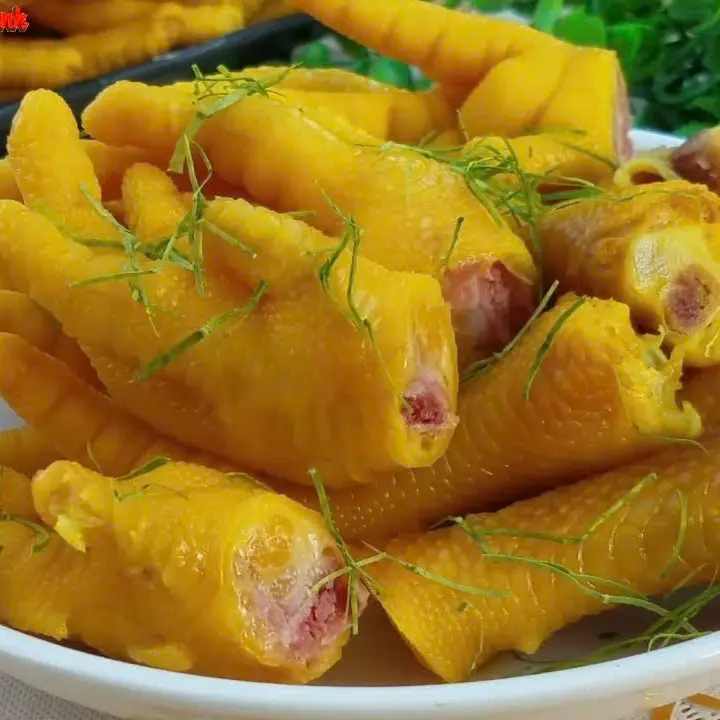 Ảnh bìa Ú Na Ú Nần - Tai Heo Sốt Thái, Nộm Các Loại & Đồ Ăn Vặt - Bạch Mai