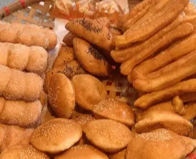Ảnh bìa Quẩy Đùi Gà & Bánh Bao Chiên Hùng Dũng - Tôn Thất Tùng