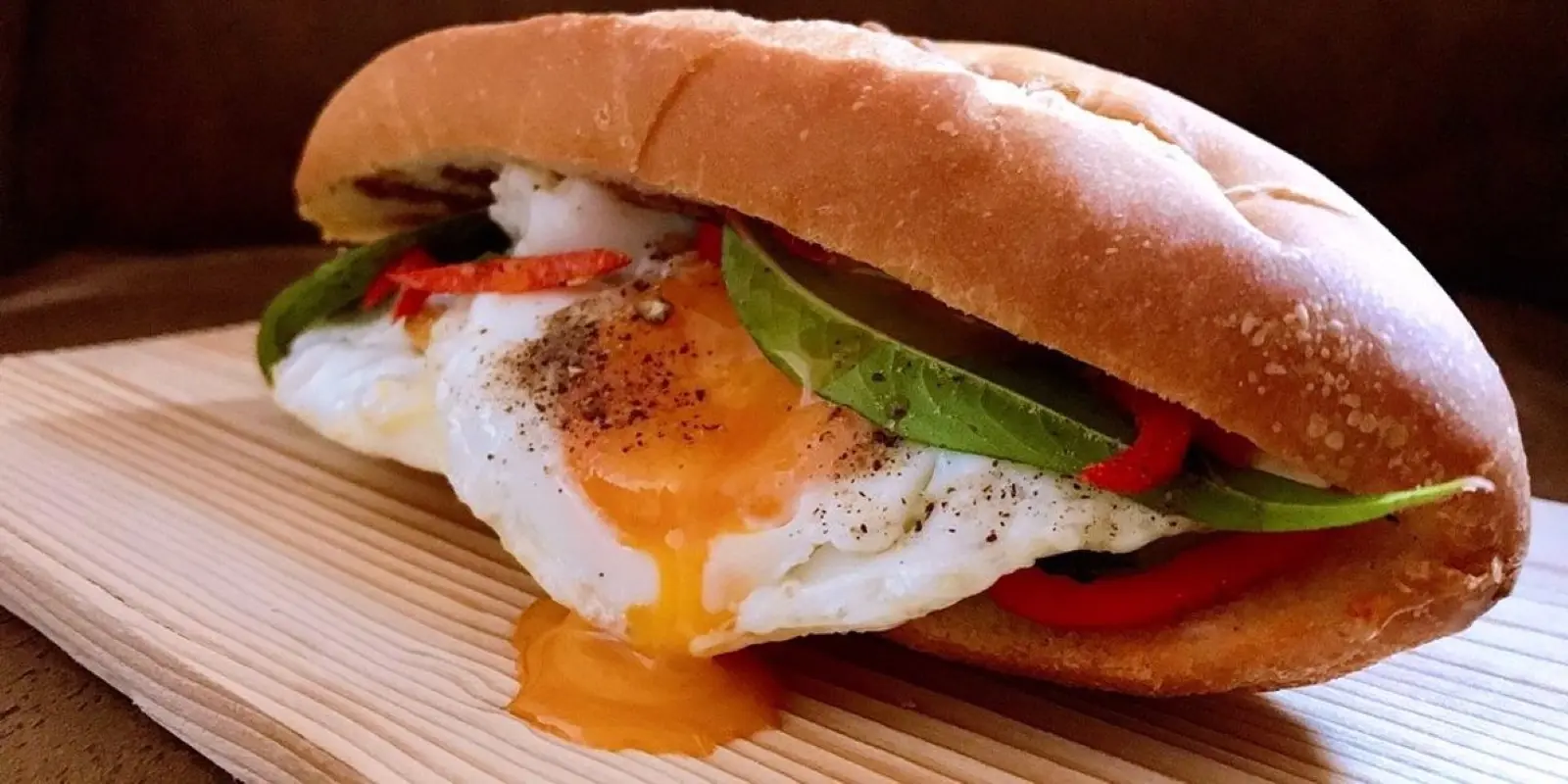 Ảnh bìa Tiệm Bánh Mì & Gỏi Cuốn Cô Thành - Nguyễn Thái Sơn