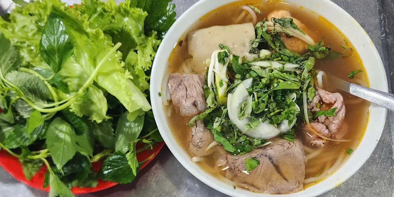 Ảnh bìa Bún Bò Huế Cô Ân - Nguyễn Thiện Thuật