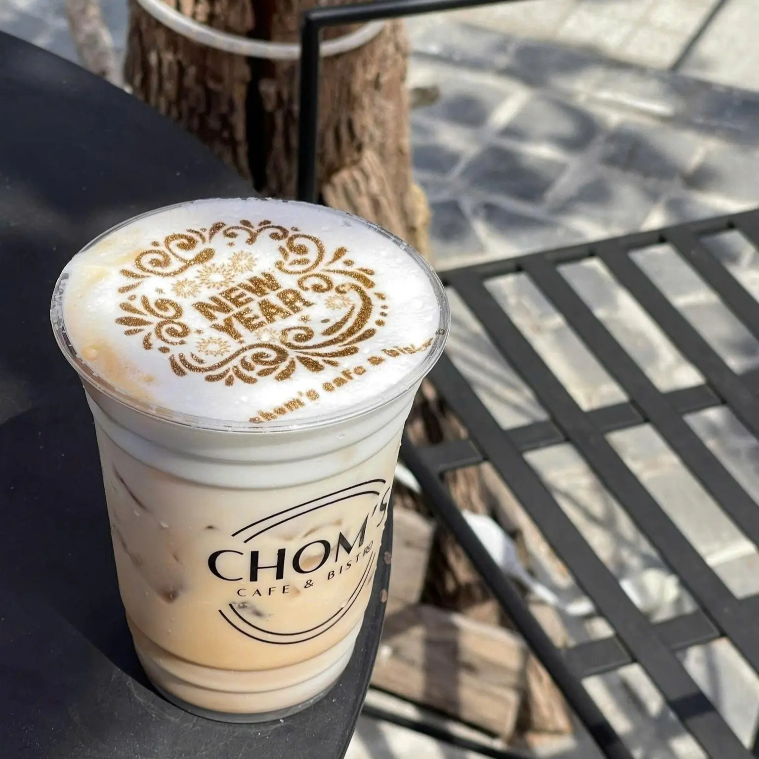 Ảnh bìa CHOM’S CAFE BISTRO - Vườn Lài