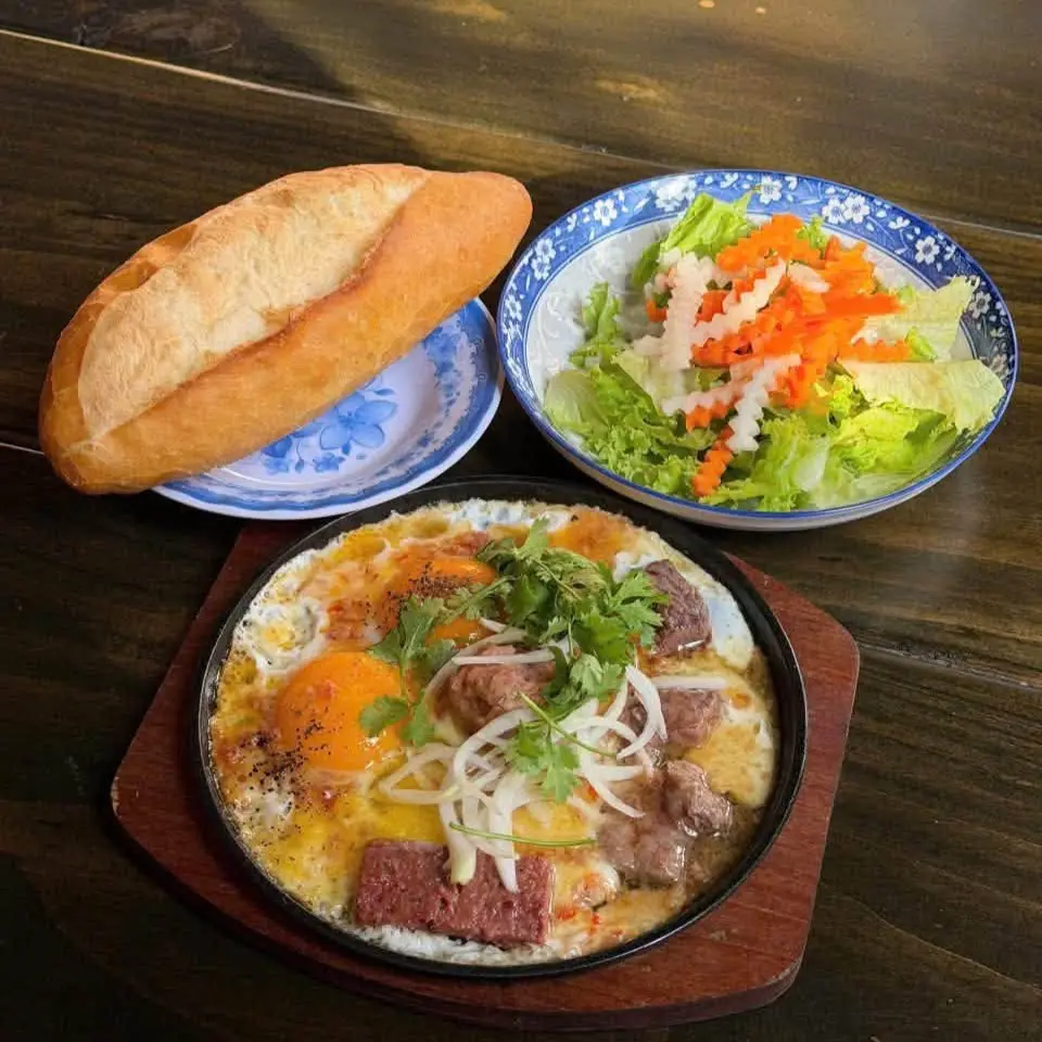 Ảnh bìa Hương - BÁNH MÌ CHẢO, MILO DẦM & ĂN VẶT - Ái Mộ