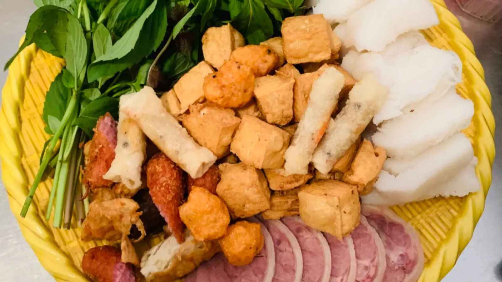 Ảnh bìa Bún Đậu Mắm Tôm Hoàng Mến - Hoàng Ngân