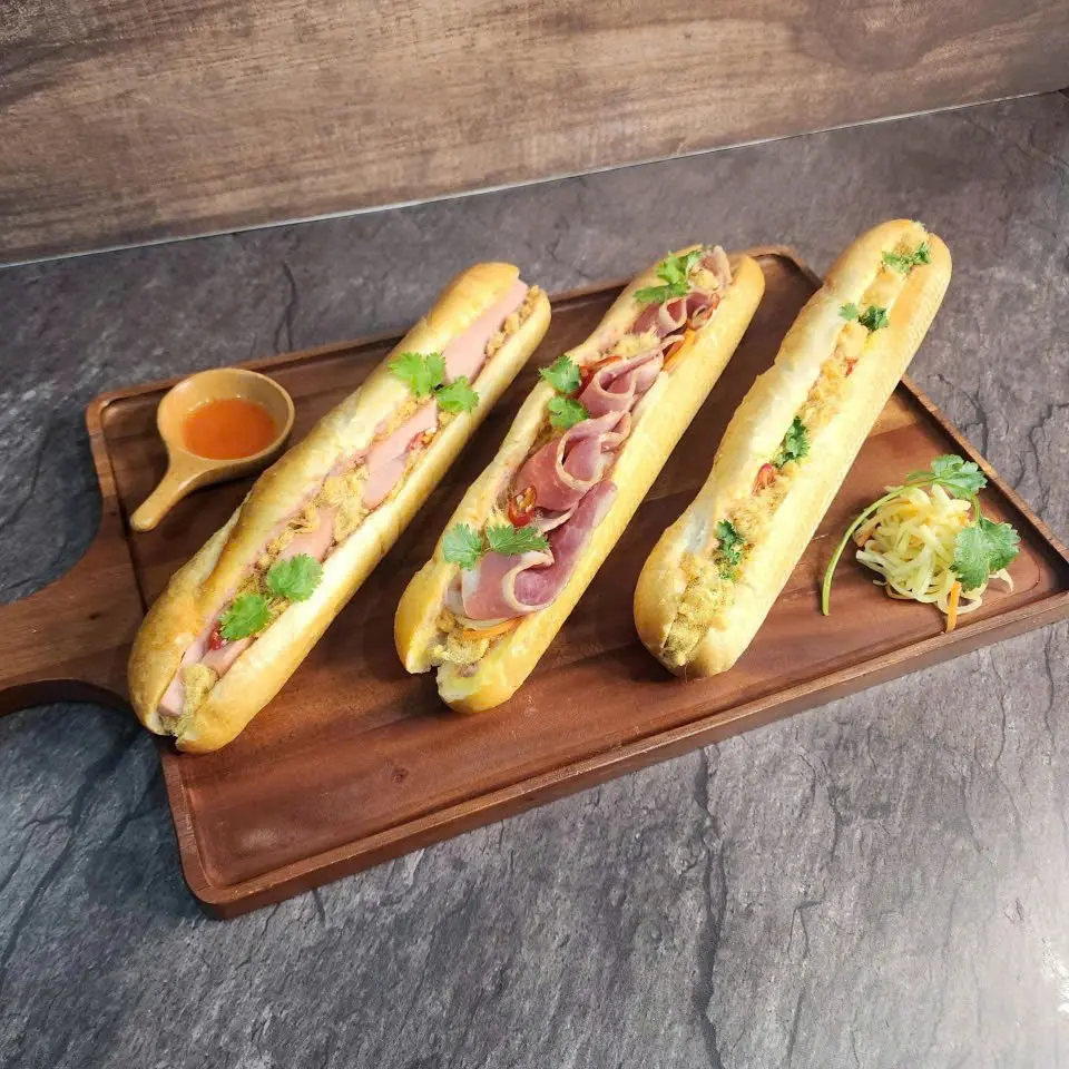 Ảnh bìa Bánh Mì Que - Quang Trung
