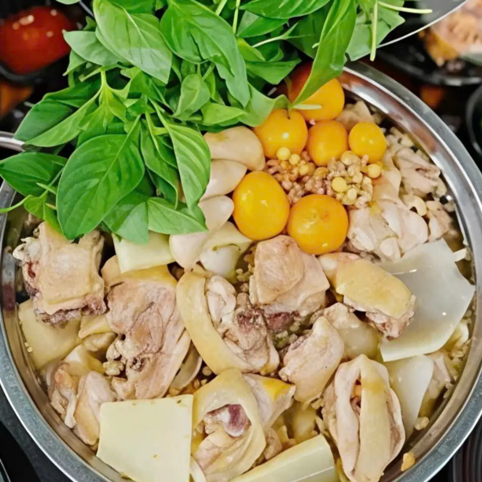 Ảnh bìa Lẩu Gà Lá É Phú Yên Mắt Cá Ngừ Tao Ngộ Quán - Phan Huy ích