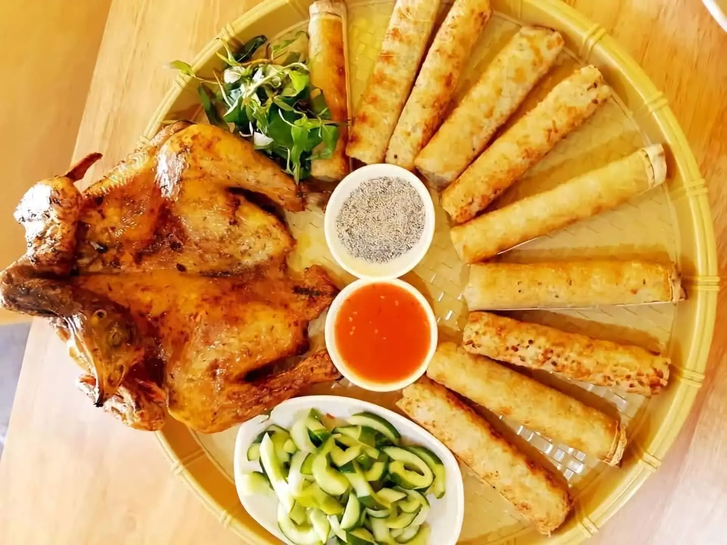 Ảnh bìa  Gà Nướng Dì Ba - Cơm Lam & Bánh Bao - Đình Phong Phú