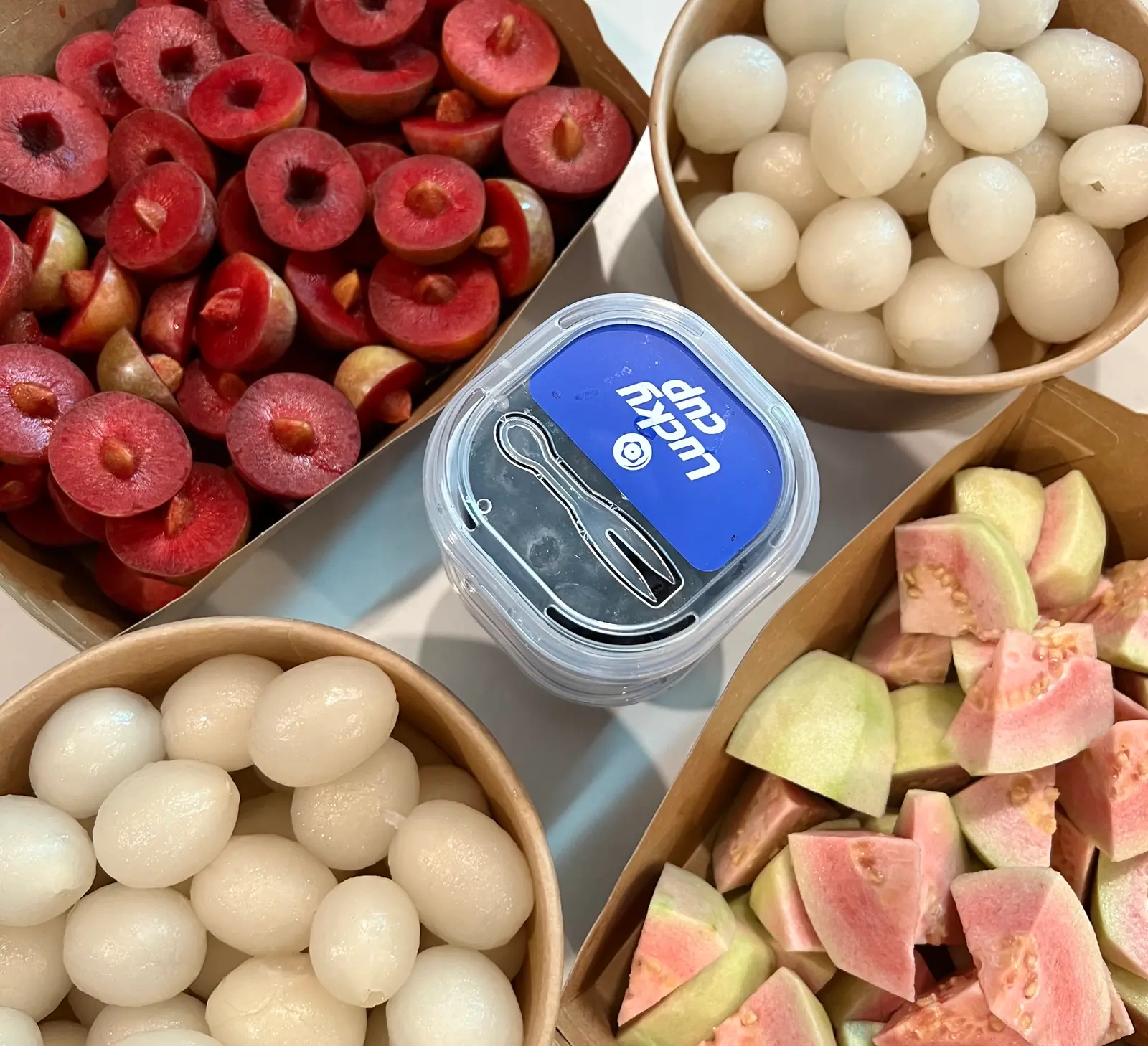 Ảnh bìa Em Pé Bán Trái Cây - Trái Cây Cắt Sẵn - Chu Văn An