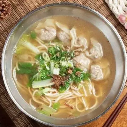 Ảnh bìa Mì Sủi Cảo Đệ Nhất & Mì Xí Quách - Tạ Quang Bửu