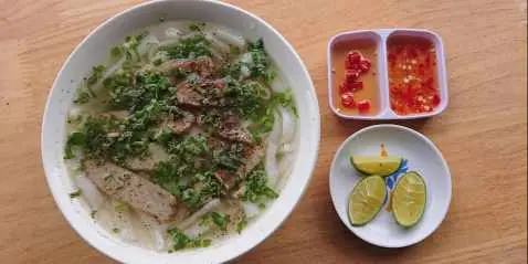 Ảnh bìa Bánh Canh Đường Ray - Lương Ngọc Quyến