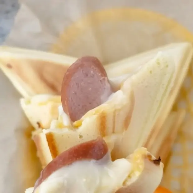 Ảnh bìa Hotdog Phô Mai Tan Chảy Bé Dâu - Nguyễn Quang Bích