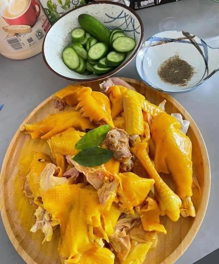 Ảnh bìa Tuyết Nguyễn - Gà Ủ Muối Hoa Tiêu - Hậu Giang