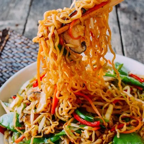 Ảnh bìa Mỳ Trộn Indo & Kimbap - Cơm Văn Phòng - Trần Quốc Vượng
