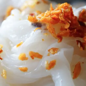 Ảnh bìa Hai Chị Em - Bánh Cuốn Nóng - Nguyễn Thị Thập