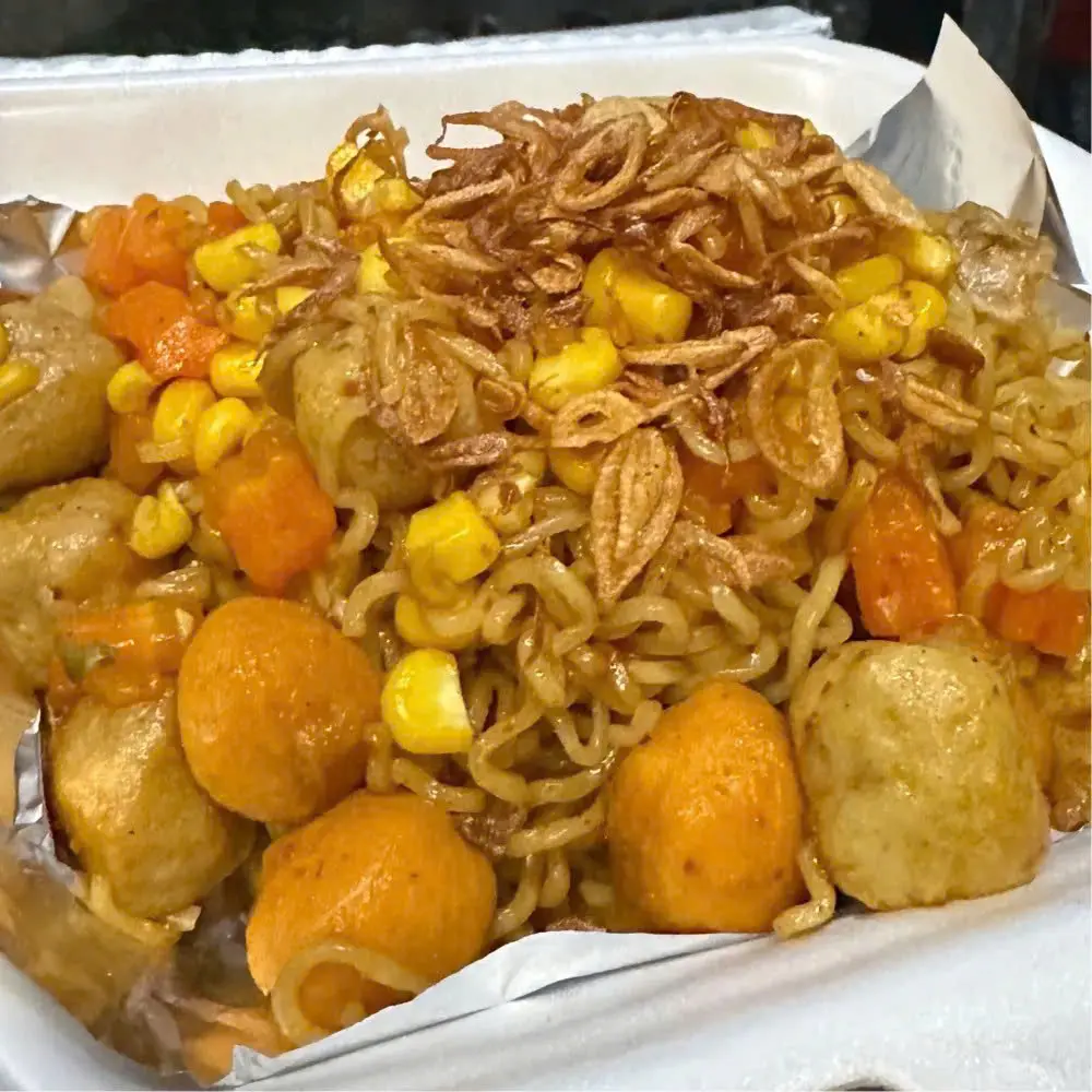 Ảnh bìa Mì Trộn Topping - Nguyễn Quý Đức