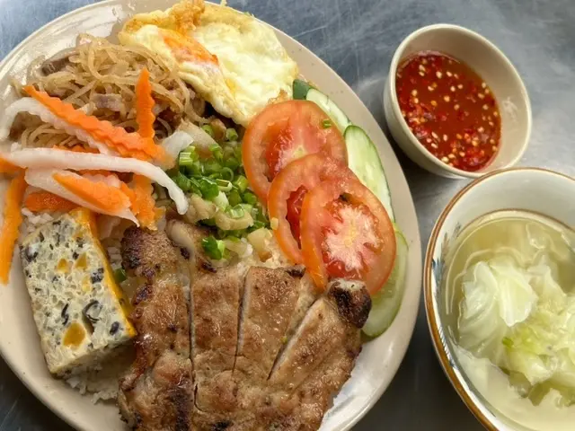 Ảnh bìa Cơm Tấm & Bột Chiên Mari - Trần Thị Báo