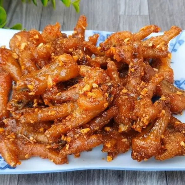 Ảnh bìa Tiệm Ăn Vặt Nhà Đậu - Chân Gà, Mì Trộn & Cá Viên - Lạc Long Quân