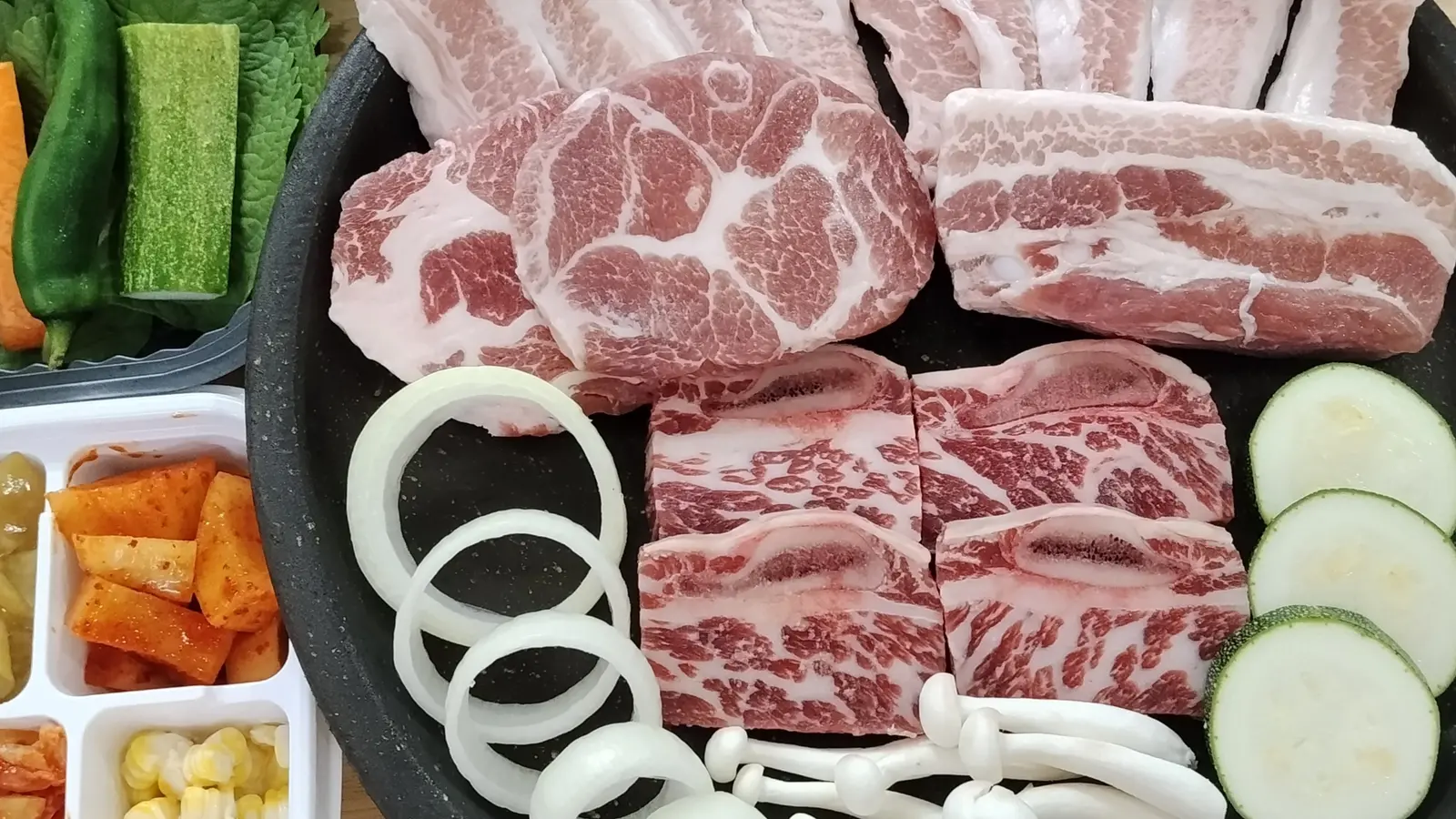 Ảnh bìa Ẩm Thực Hàn Quốc Cơm Đi - Lưu Trọng Lư