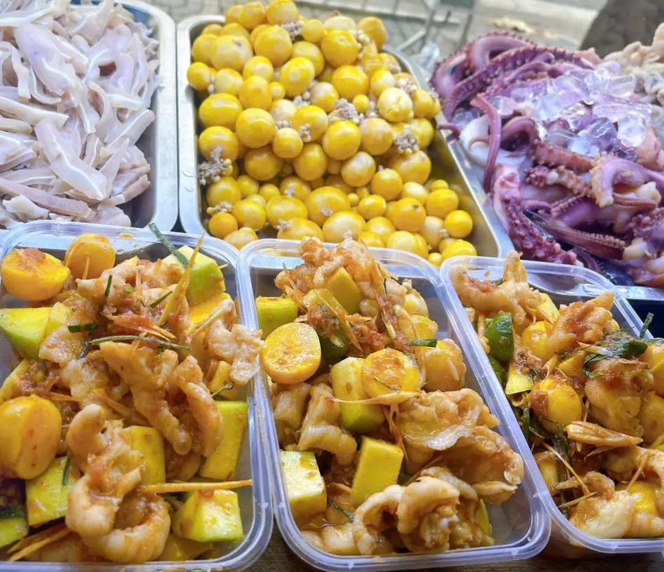 Ảnh bìa Chân Gà Sốt Thái Em Út - Lê Thị Hà