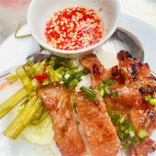 Ảnh đại diện Cơm Tấm Nhi - Sườn Cọng Rút Xương Mật Ong - Trần Khắc Chân