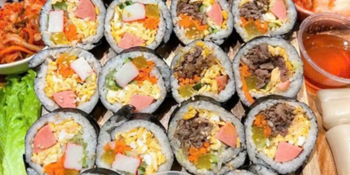 Ảnh bìa Mama's Kimbap Đồ Ăn Hàn Quốc - Nguyễn Ngọc Vũ
