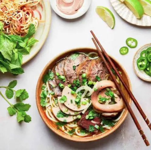Ảnh bìa A Long - Bún Bò, Bò Kho & Phở Bò - Lạc Long Quân